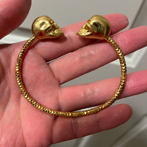Alexander McQueen Gold tone Twin Skull Cuff Bracelet - Picture 5 of 5